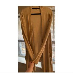 Never worn barefoot dreams sweater